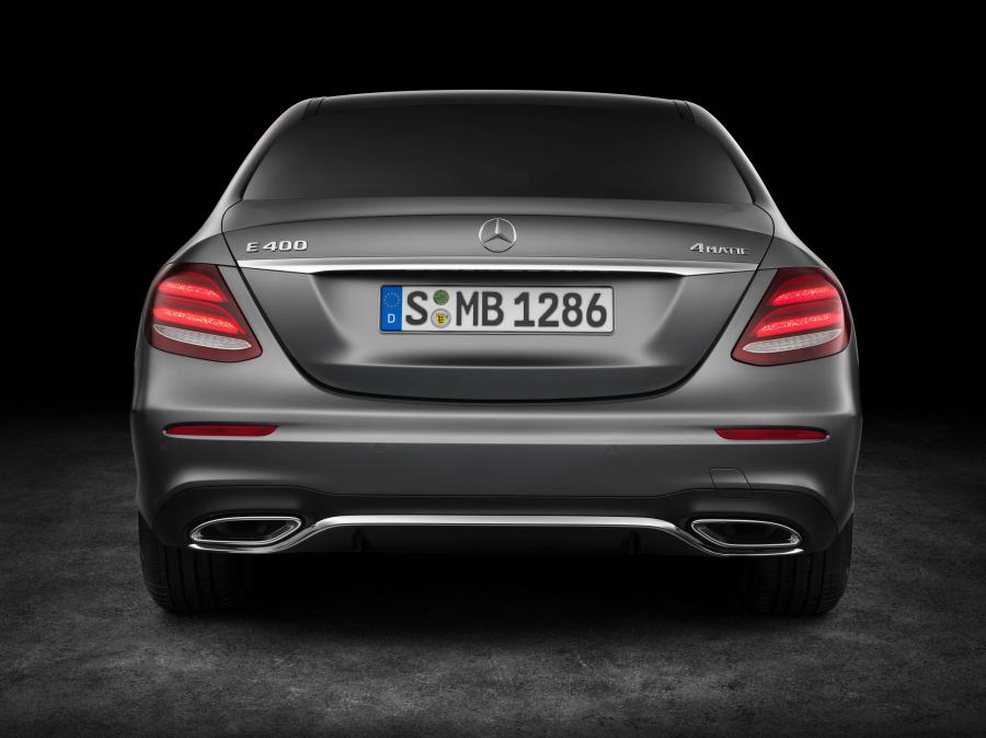  Mercedes-Benz E400 4Matic AMG Line 2016 года  (фото 23 из 29)